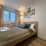 Modern Comfort By Ohmyhome Zgoda 9 Апартаменты Варшава